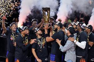 ESPN解说员在尼克斯夺冠瞬间使用与骑士夺冠时相同台词:结束了!